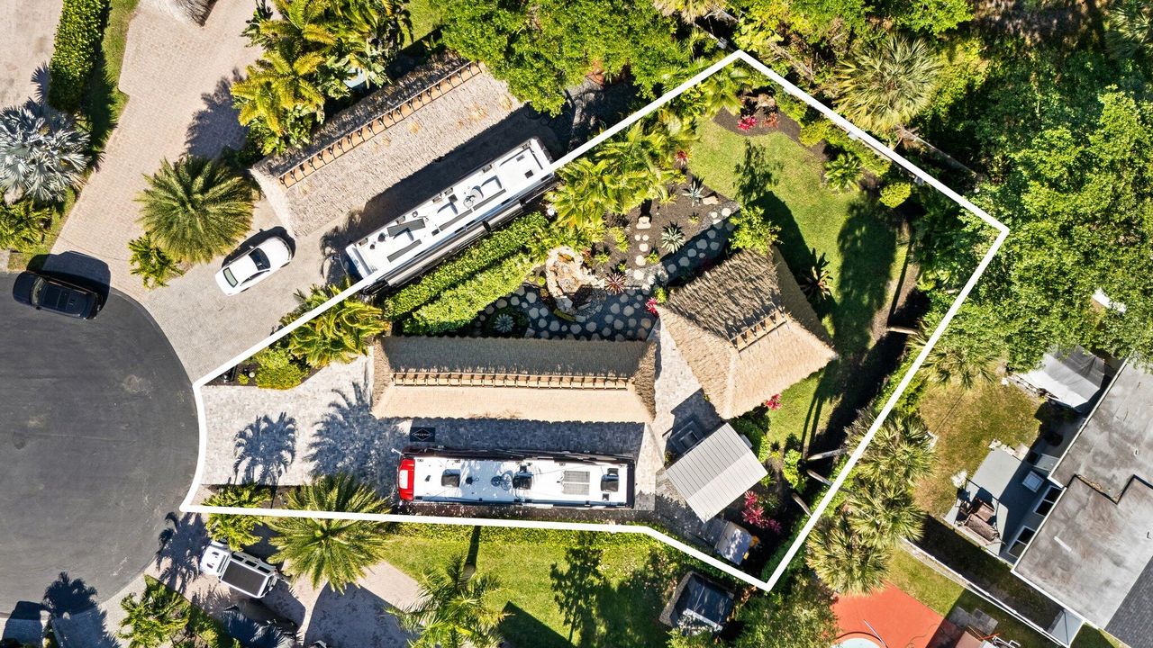 待售: $749,000 (1 贝兹, 1 浴室, 200 平方英尺)