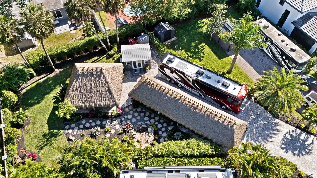 待售: $749,000 (1 贝兹, 1 浴室, 200 平方英尺)