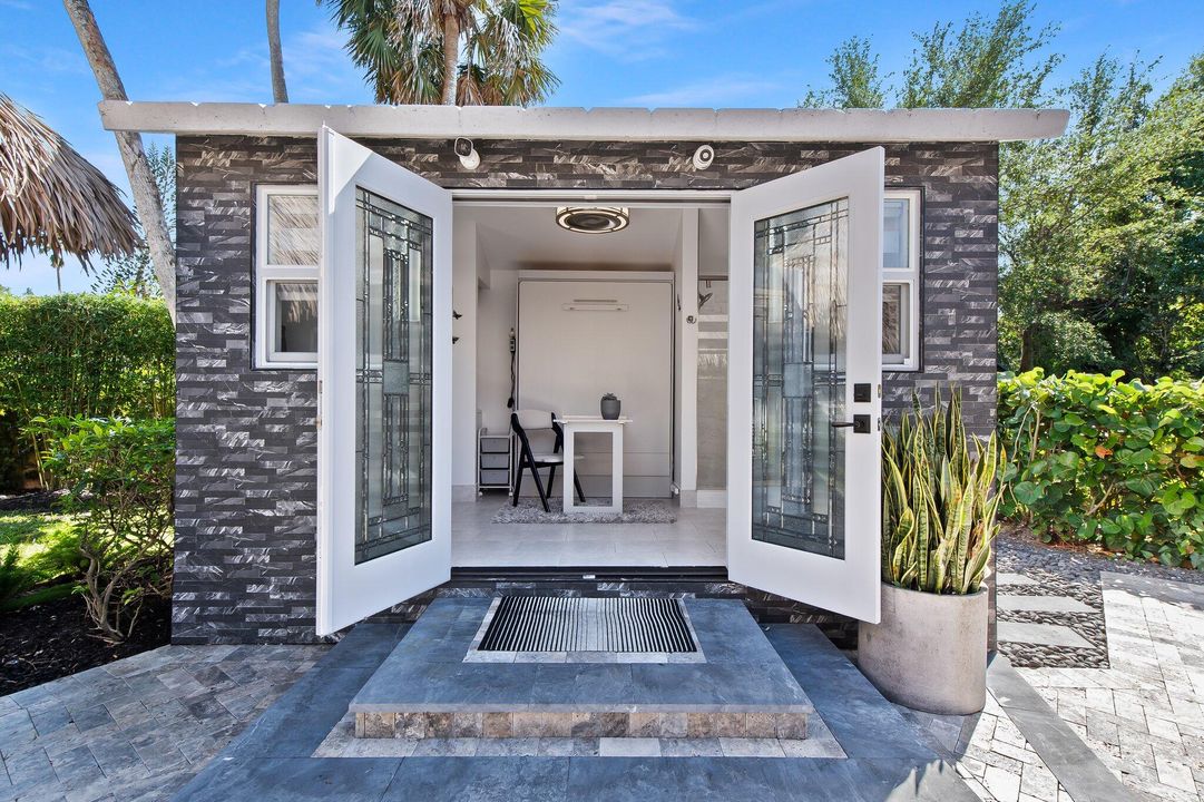 待售: $749,000 (1 贝兹, 1 浴室, 200 平方英尺)