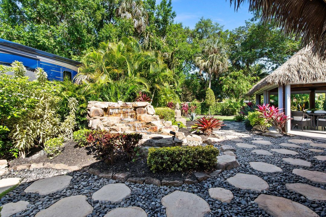 待售: $749,000 (1 贝兹, 1 浴室, 200 平方英尺)