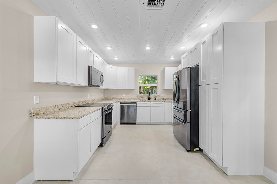 En Venta: $325,000 (3 camas, 2 baños, 1664 Pies cuadrados)