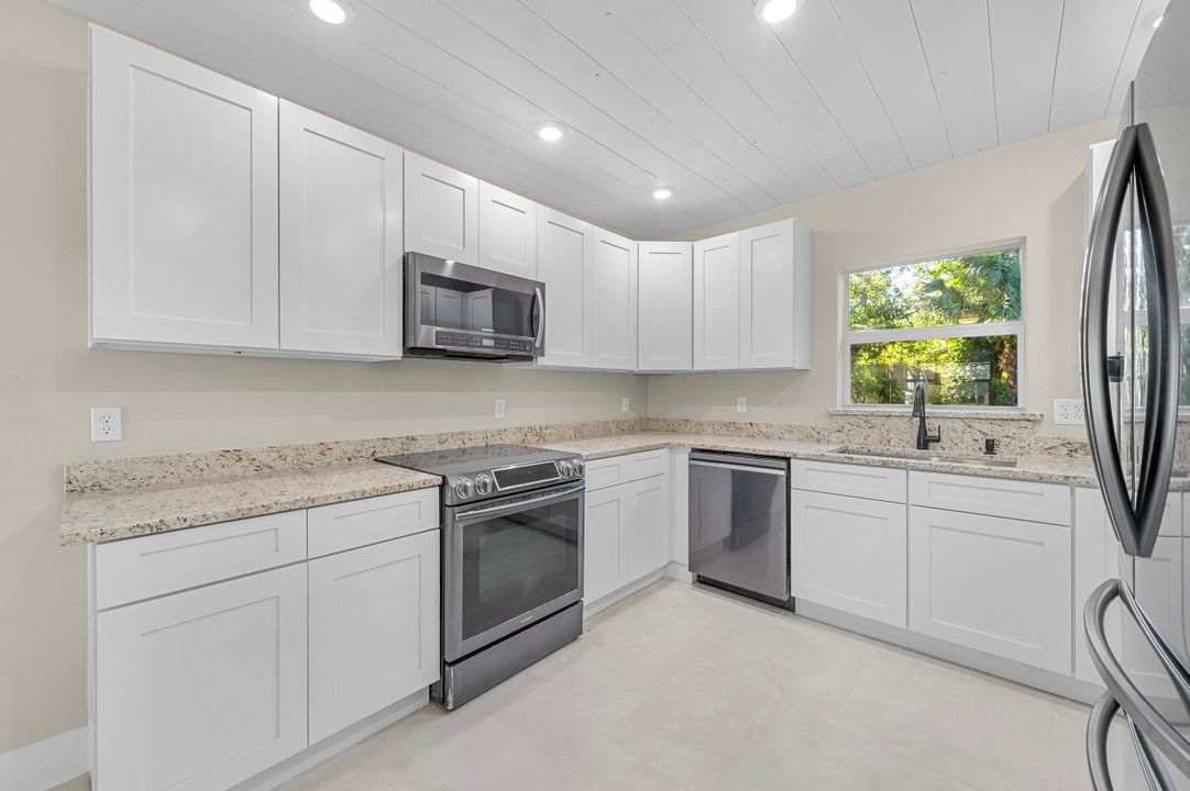 En Venta: $325,000 (3 camas, 2 baños, 1664 Pies cuadrados)