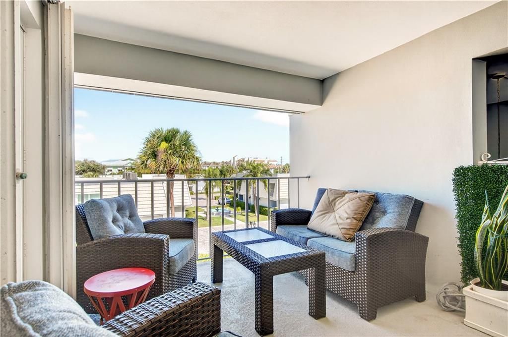 На продажу: $675,000 (2 спален, 2 ванн, 1567 Квадратных фут)