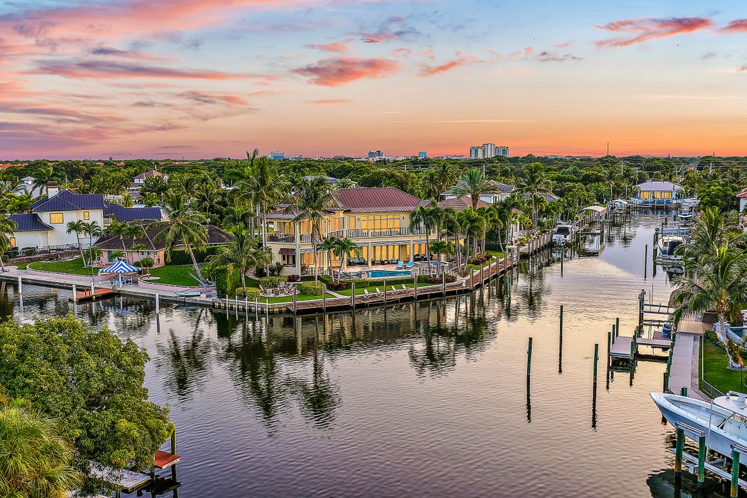 待售: $12,000,000 (5 贝兹, 6 浴室, 7369 平方英尺)