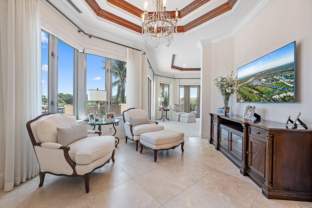 待售: $12,000,000 (5 贝兹, 6 浴室, 7369 平方英尺)