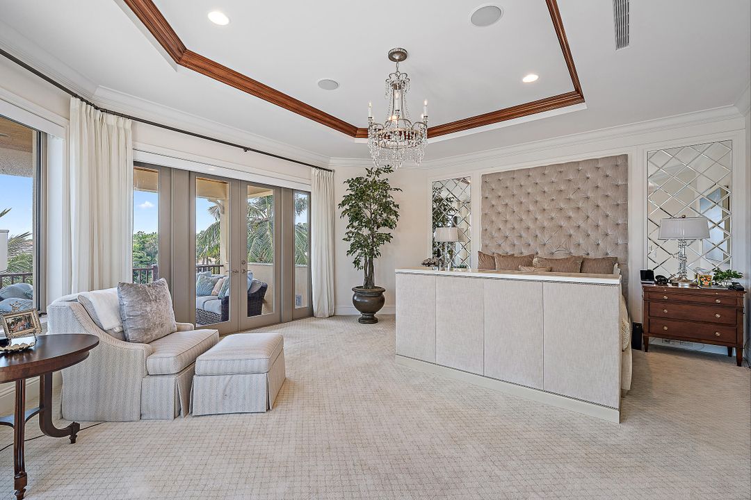 待售: $12,000,000 (5 贝兹, 6 浴室, 7369 平方英尺)