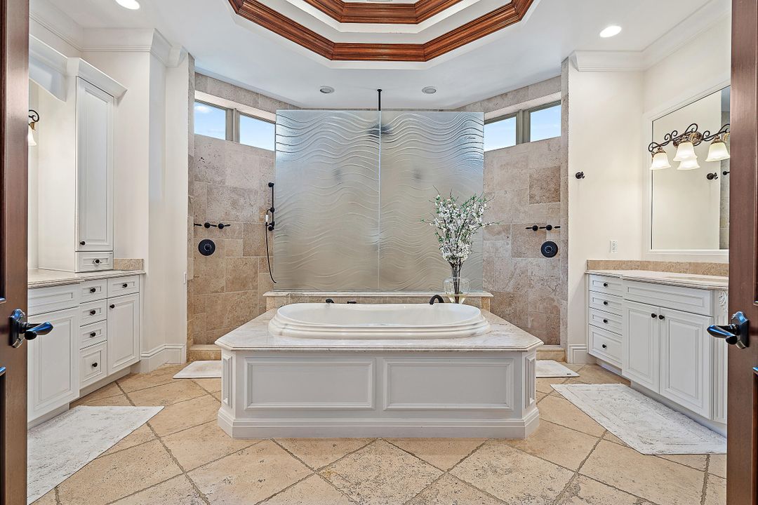 待售: $12,000,000 (5 贝兹, 6 浴室, 7369 平方英尺)