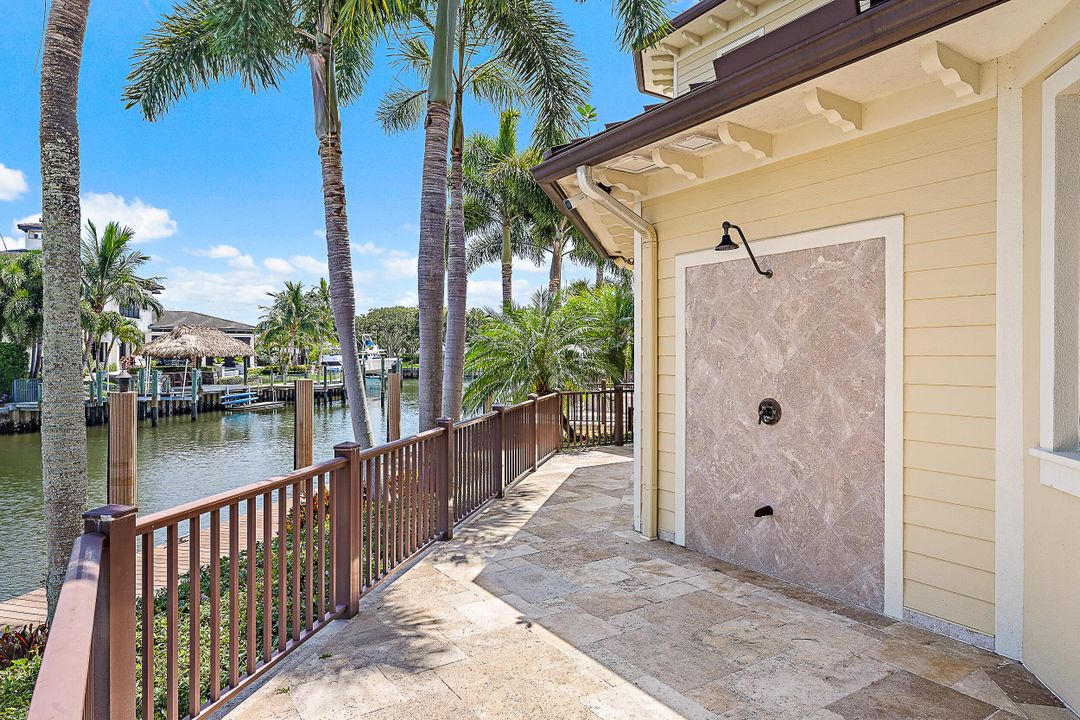 待售: $12,000,000 (5 贝兹, 6 浴室, 7369 平方英尺)