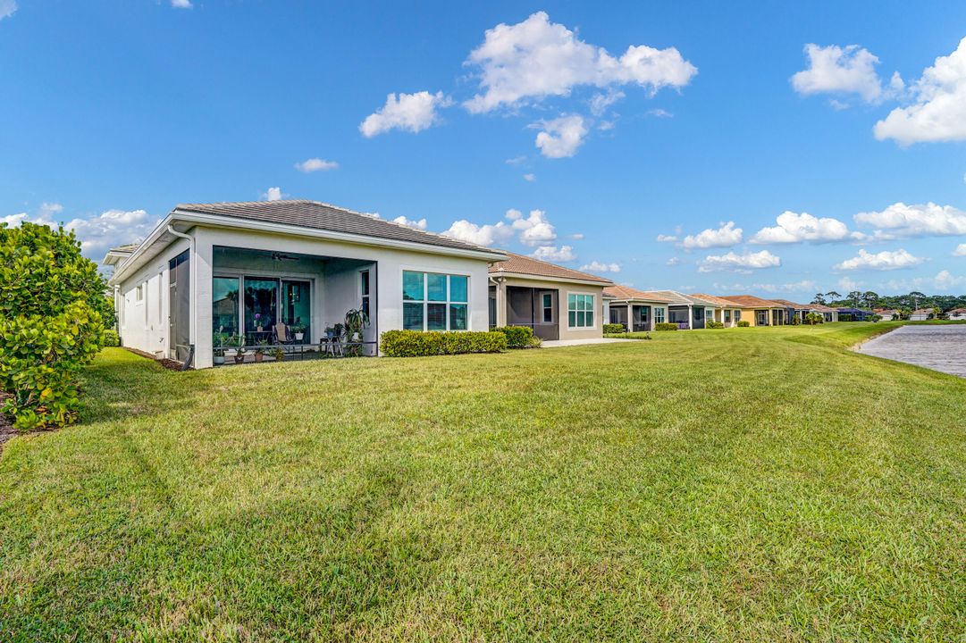 For Sale: $424,900 (2 beds, 2 baths, 1646 Square Feet)