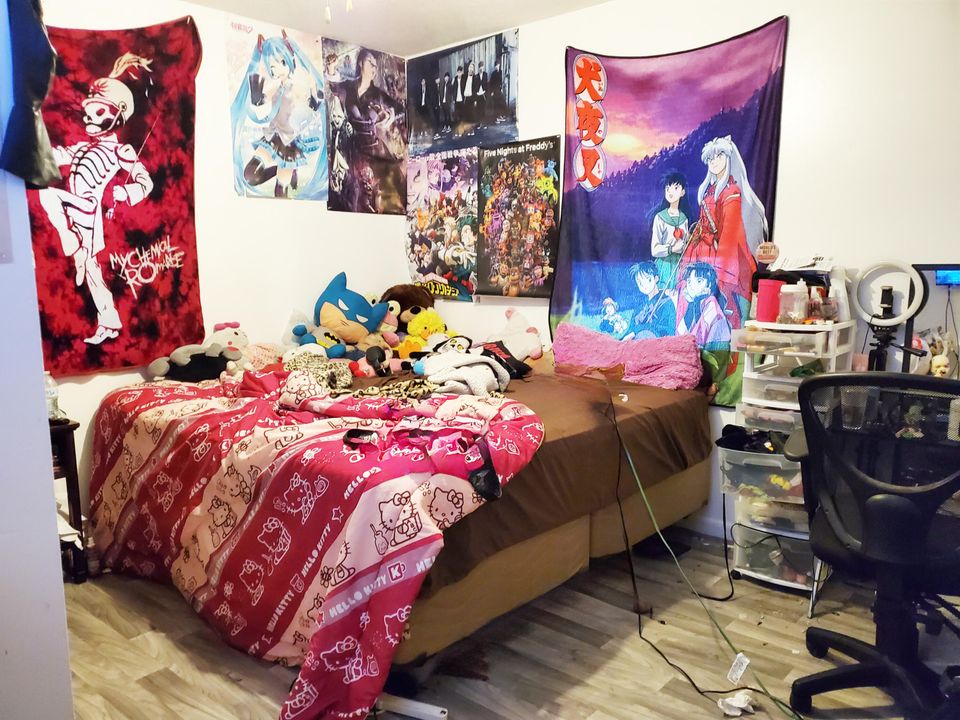 For Sale: $470,000 (4 beds, 2 baths, 1320 Square Feet)