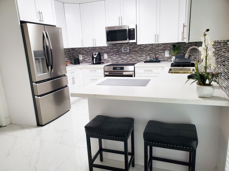 For Sale: $470,000 (4 beds, 2 baths, 1320 Square Feet)