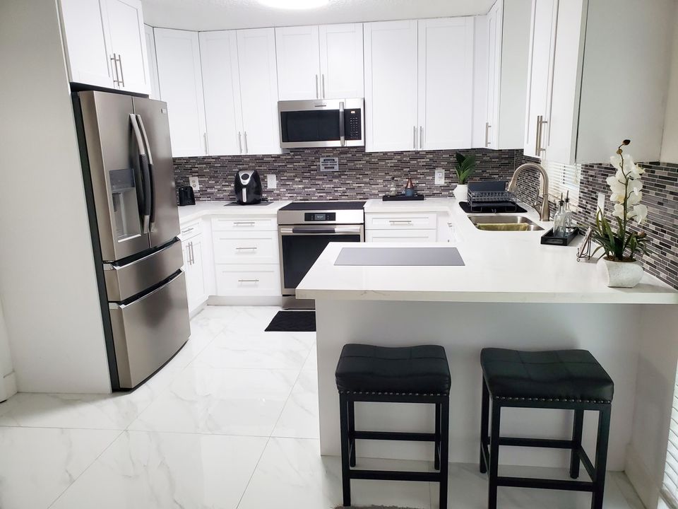 For Sale: $470,000 (4 beds, 2 baths, 1320 Square Feet)