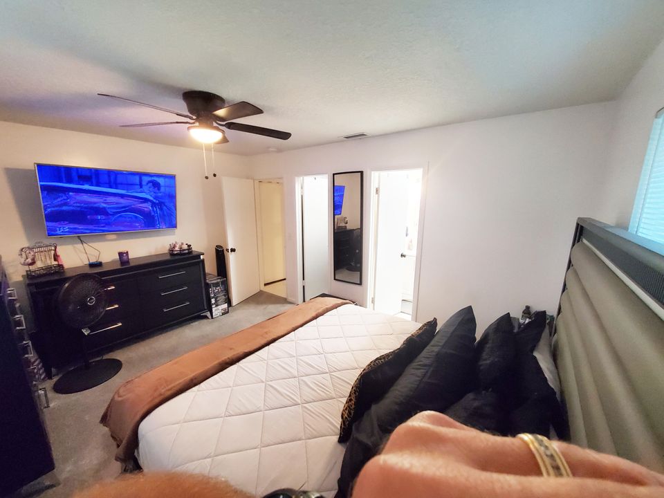 For Sale: $470,000 (4 beds, 2 baths, 1320 Square Feet)