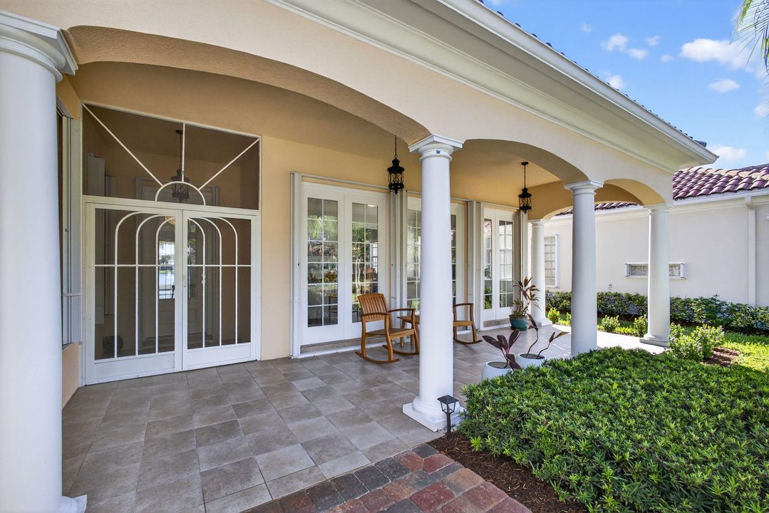 For Sale: $899,000 (4 beds, 3 baths, 2493 Square Feet)