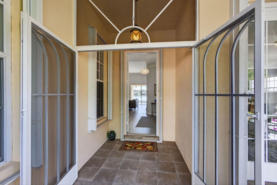 For Sale: $899,000 (4 beds, 3 baths, 2493 Square Feet)