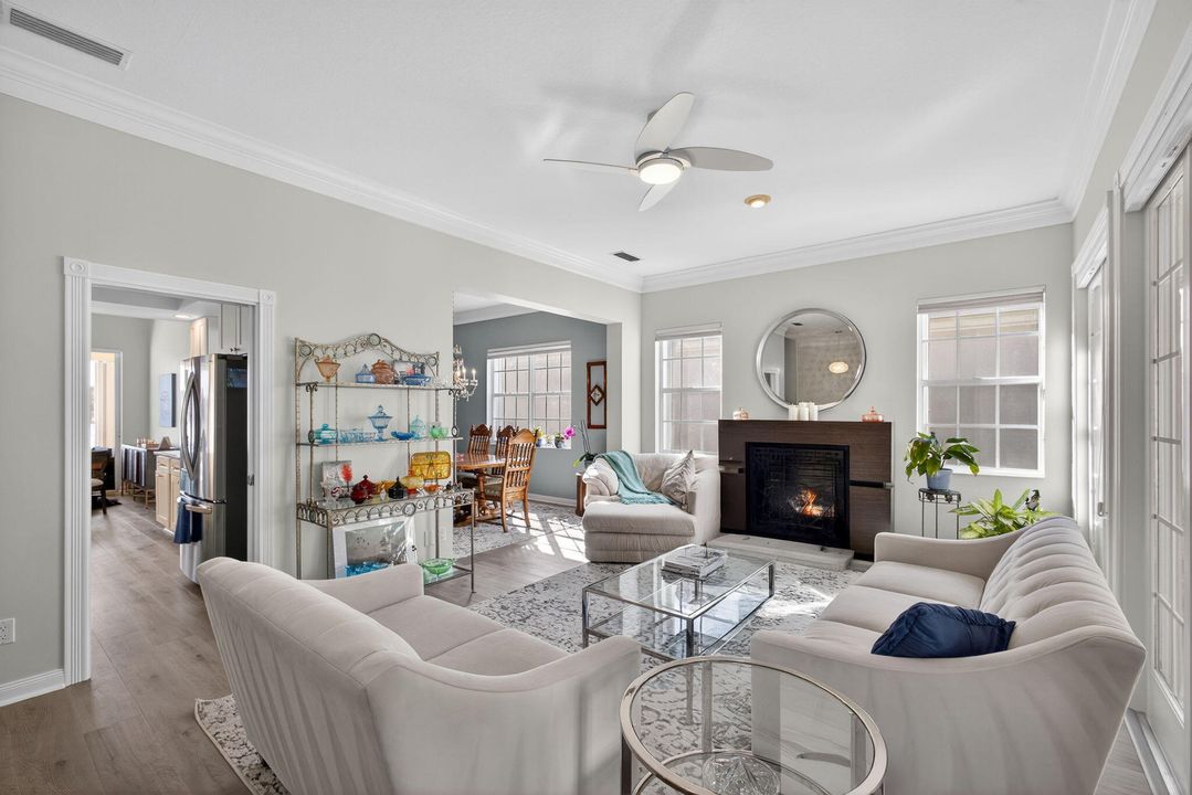 For Sale: $899,000 (4 beds, 3 baths, 2493 Square Feet)