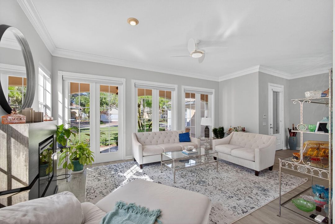 For Sale: $899,000 (4 beds, 3 baths, 2493 Square Feet)