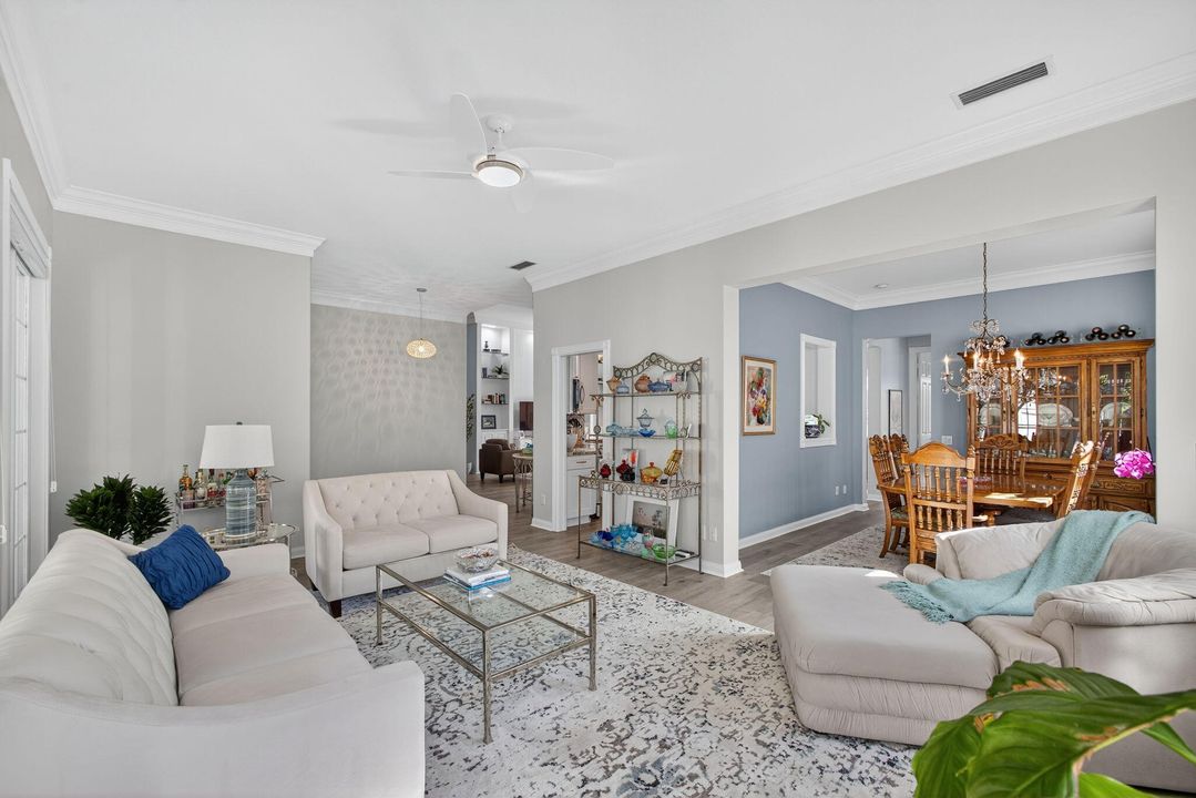 For Sale: $899,000 (4 beds, 3 baths, 2493 Square Feet)