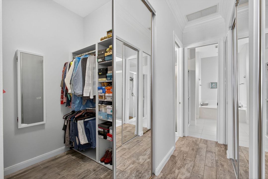 For Sale: $899,000 (4 beds, 3 baths, 2493 Square Feet)