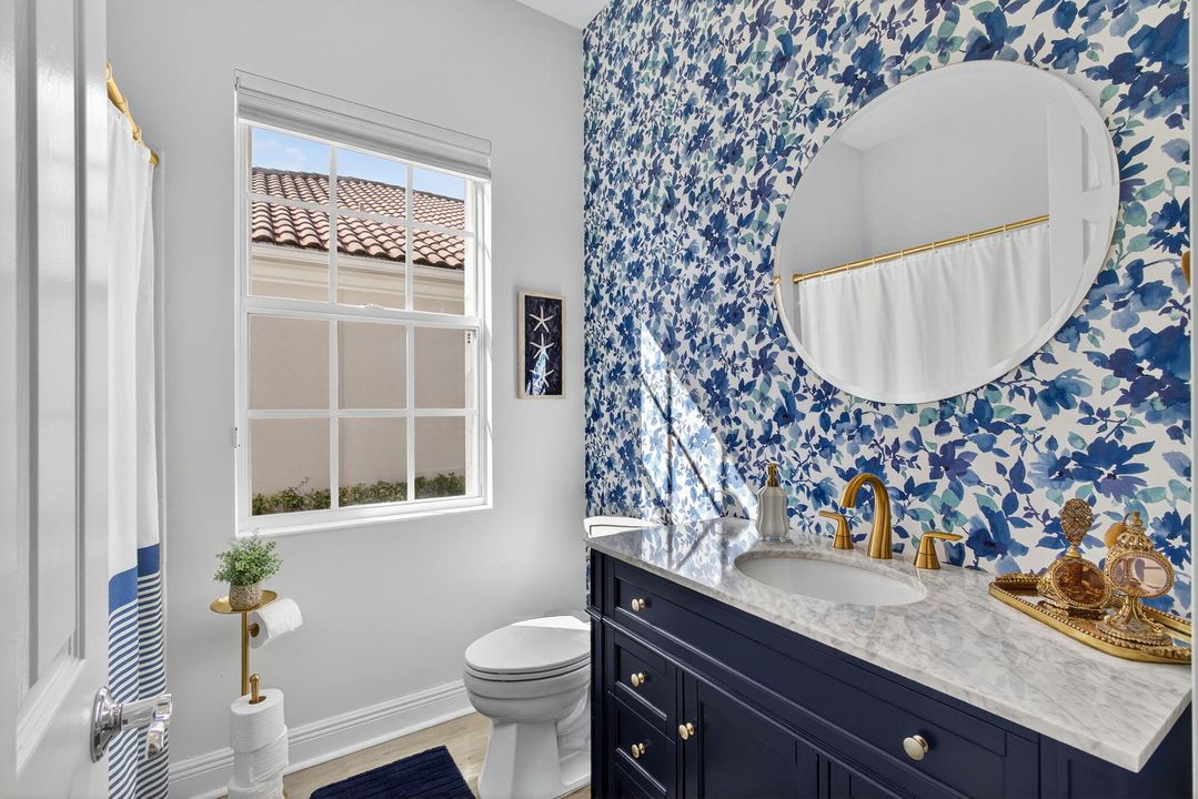 For Sale: $899,000 (4 beds, 3 baths, 2493 Square Feet)