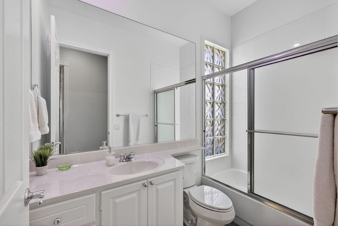 For Sale: $899,000 (4 beds, 3 baths, 2493 Square Feet)