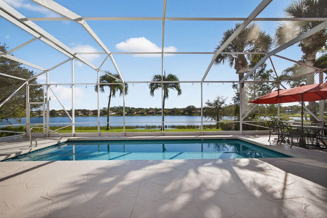 For Sale: $899,000 (4 beds, 3 baths, 2493 Square Feet)