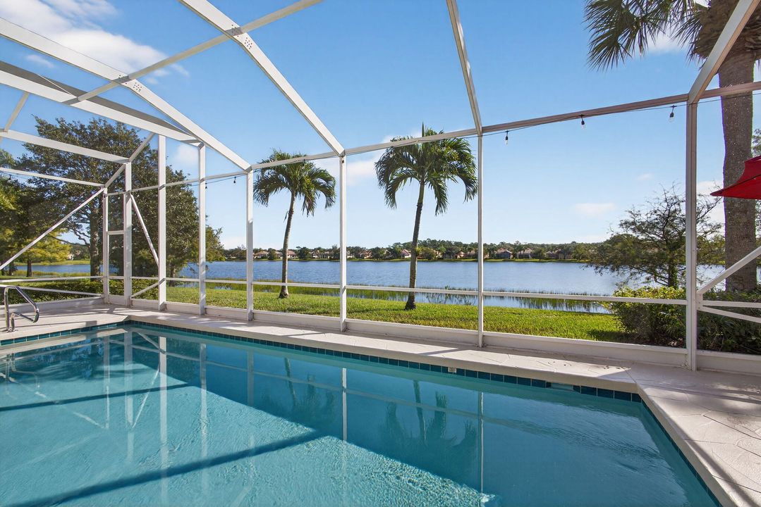 For Sale: $899,000 (4 beds, 3 baths, 2493 Square Feet)