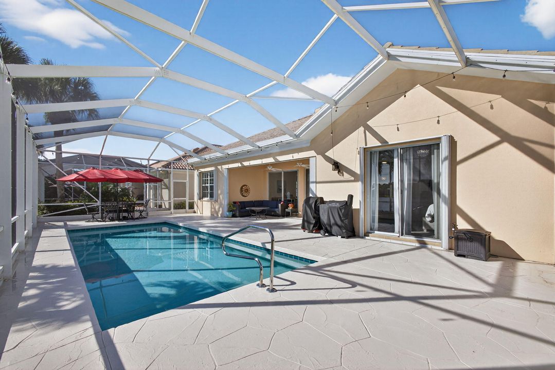 For Sale: $899,000 (4 beds, 3 baths, 2493 Square Feet)