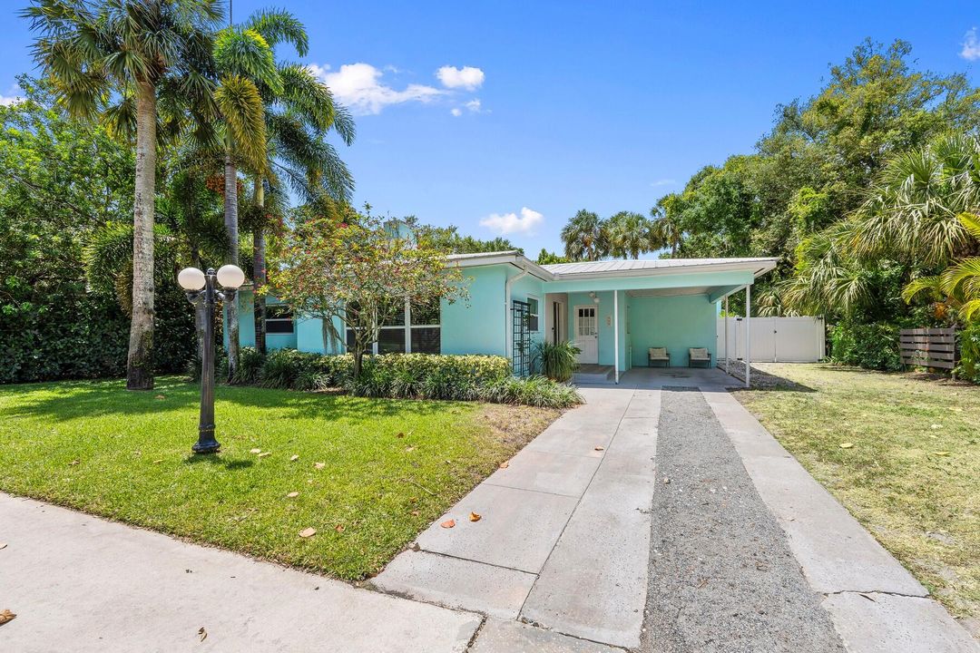 For Sale: $375,000 (1 beds, 2 baths, 1694 Square Feet)