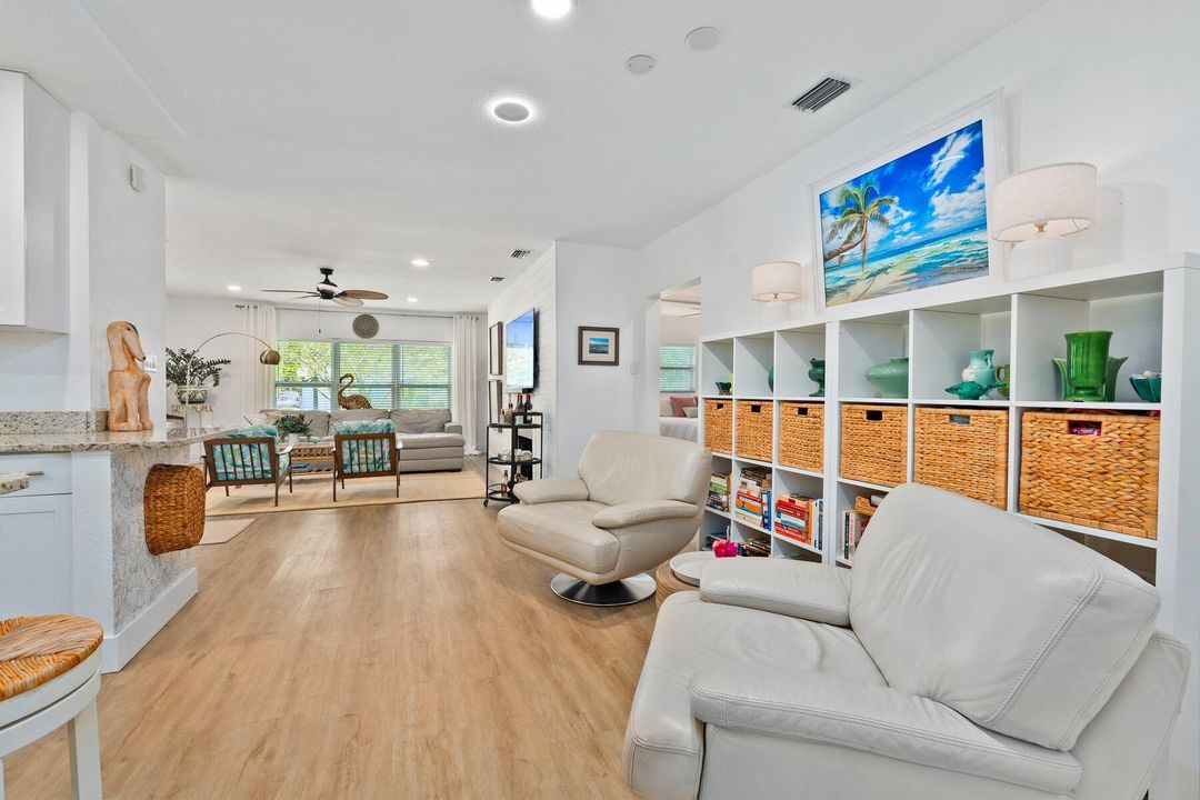 For Sale: $375,000 (1 beds, 2 baths, 1694 Square Feet)