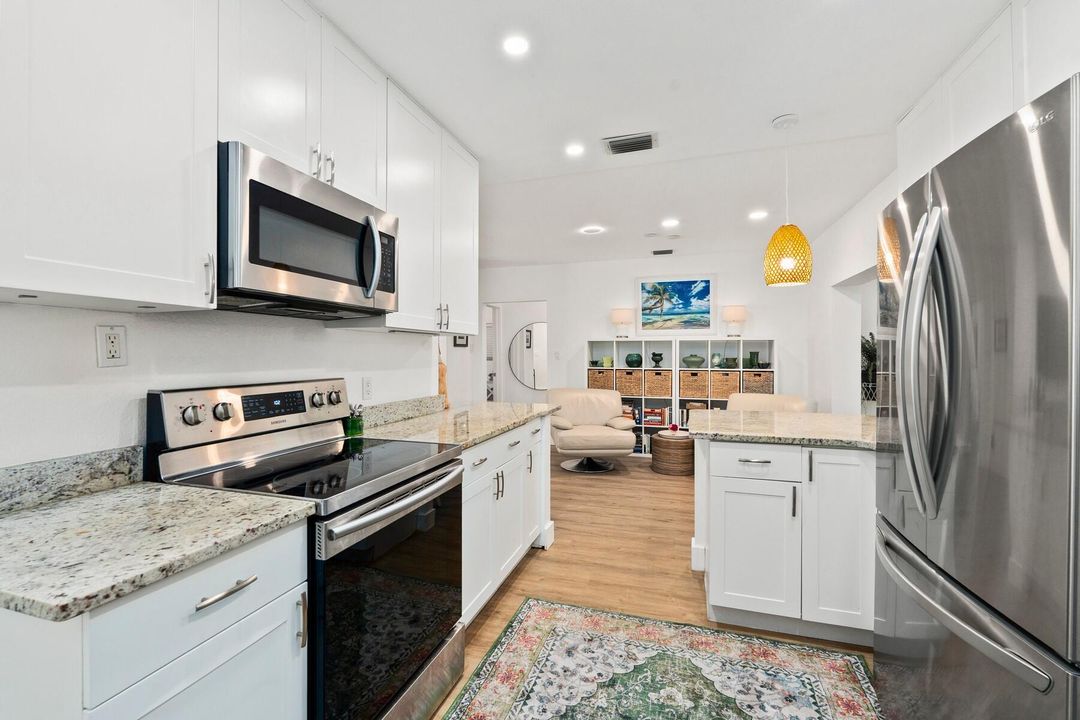 For Sale: $375,000 (1 beds, 2 baths, 1694 Square Feet)