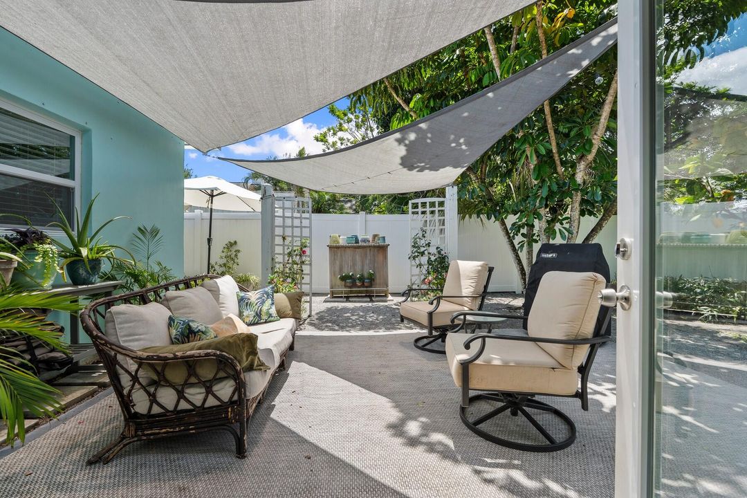 For Sale: $375,000 (1 beds, 2 baths, 1694 Square Feet)