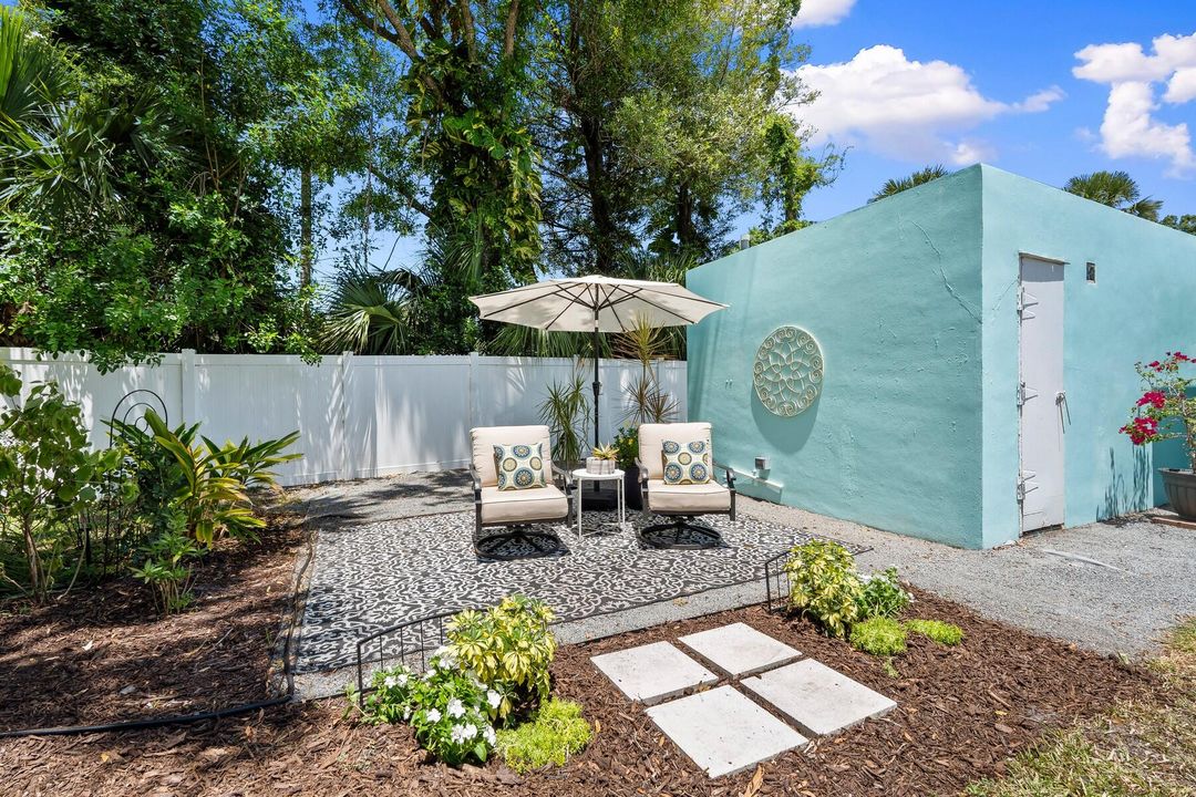 For Sale: $375,000 (1 beds, 2 baths, 1694 Square Feet)