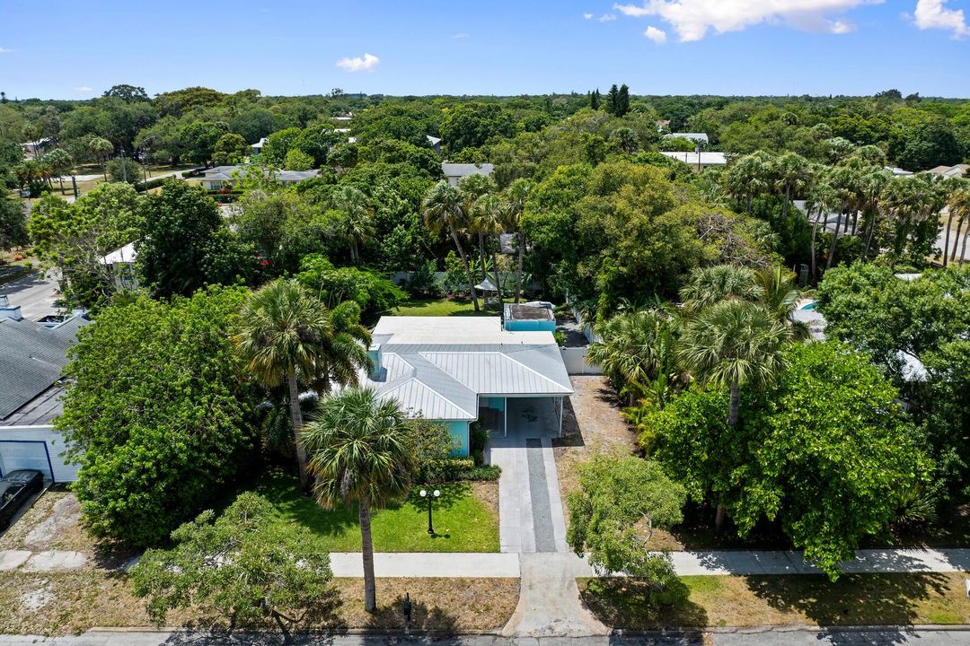 For Sale: $375,000 (1 beds, 2 baths, 1694 Square Feet)