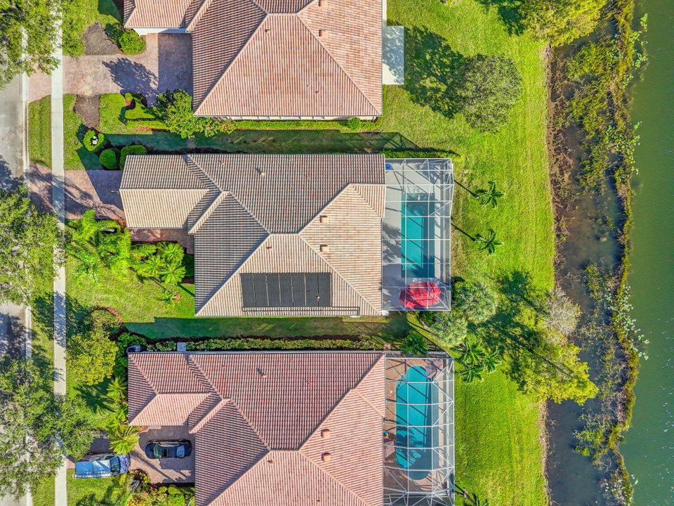 For Sale: $899,000 (4 beds, 3 baths, 2493 Square Feet)