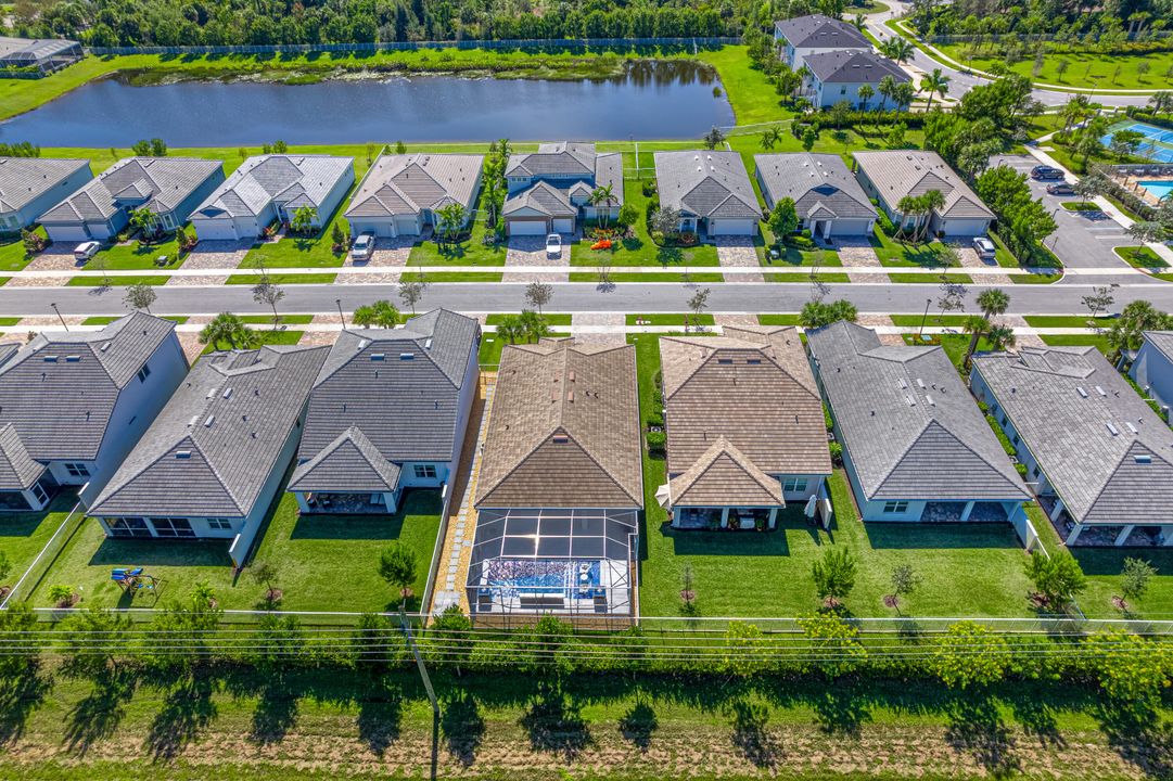 For Sale: $975,000 (3 beds, 2 baths, 1950 Square Feet)