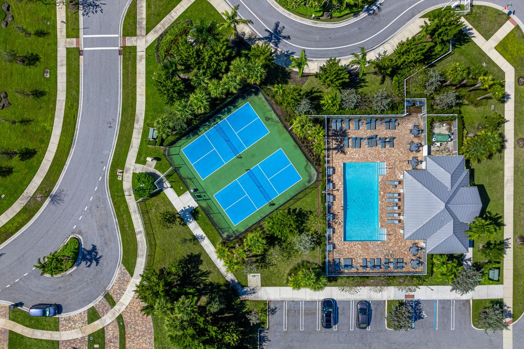 For Sale: $975,000 (3 beds, 2 baths, 1950 Square Feet)