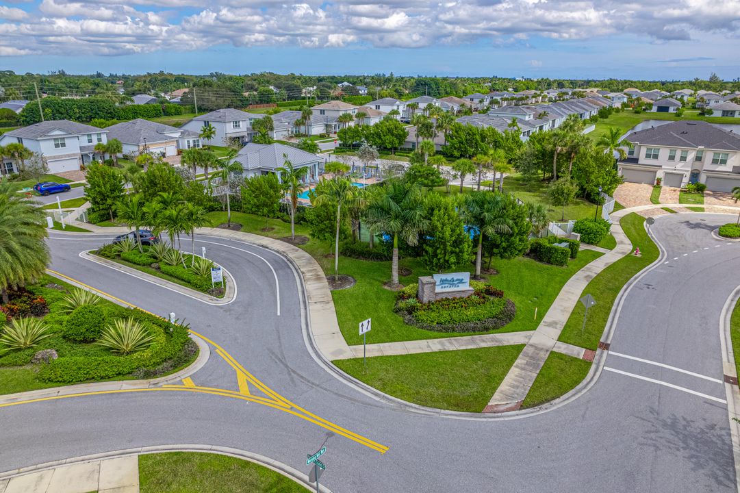 For Sale: $975,000 (3 beds, 2 baths, 1950 Square Feet)