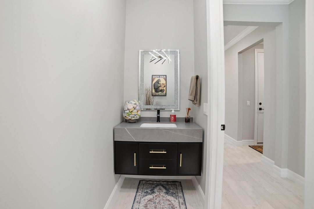 For Sale: $975,000 (3 beds, 2 baths, 1950 Square Feet)