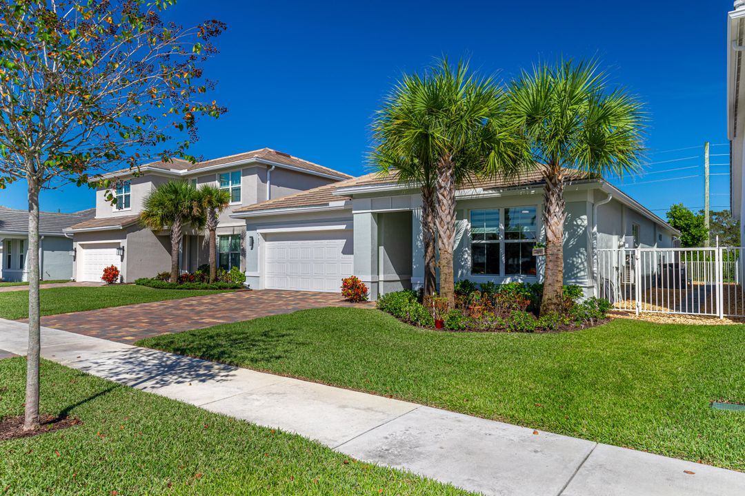 For Sale: $975,000 (3 beds, 2 baths, 1950 Square Feet)