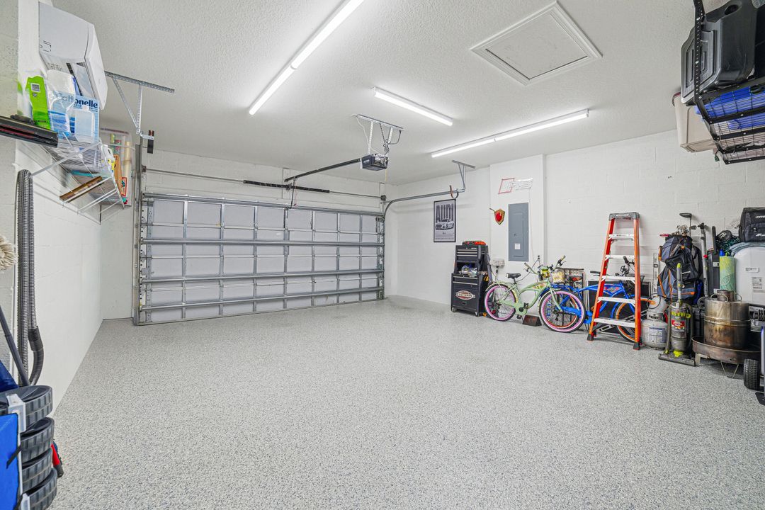 For Sale: $975,000 (3 beds, 2 baths, 1950 Square Feet)