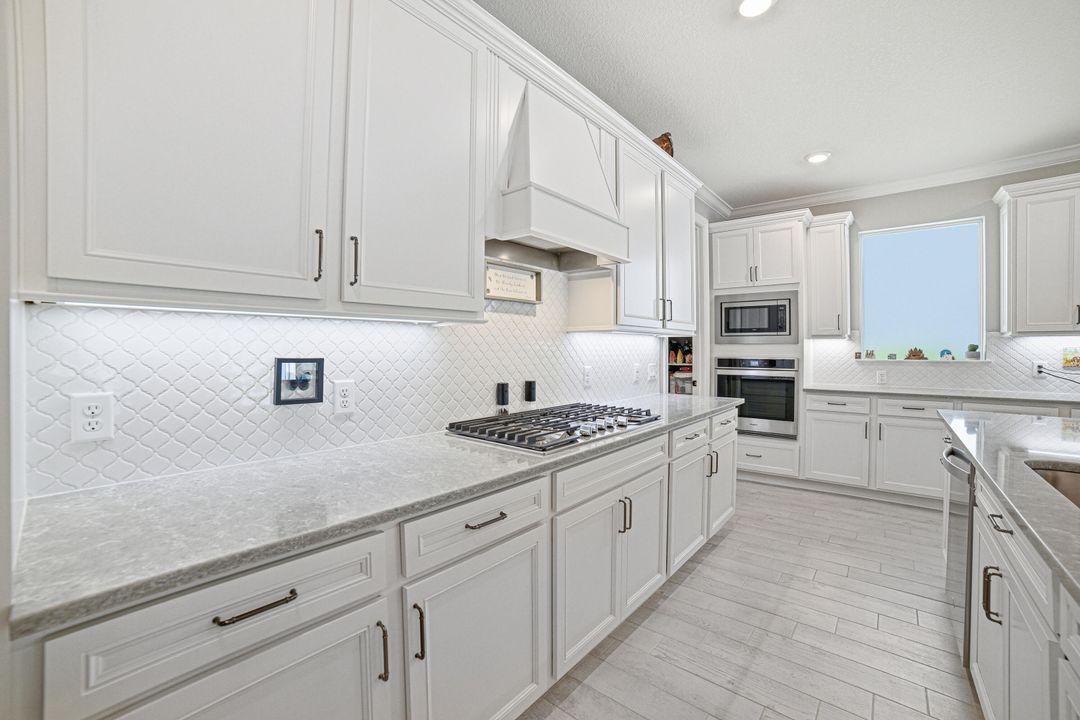 For Sale: $975,000 (3 beds, 2 baths, 1950 Square Feet)