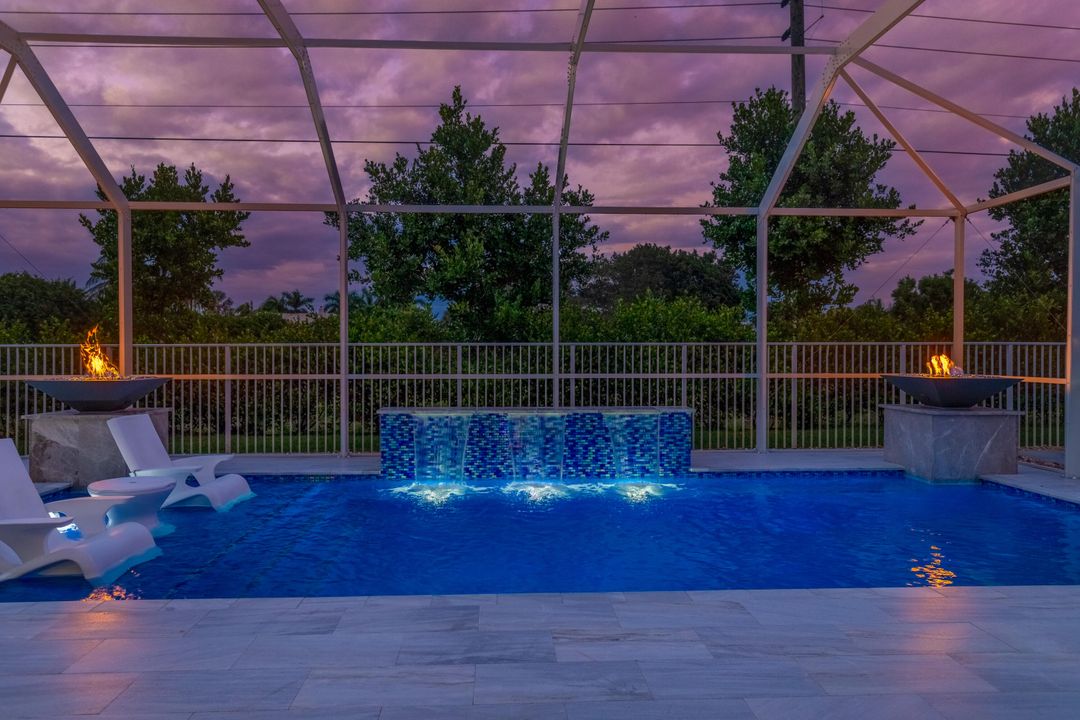 For Sale: $975,000 (3 beds, 2 baths, 1950 Square Feet)