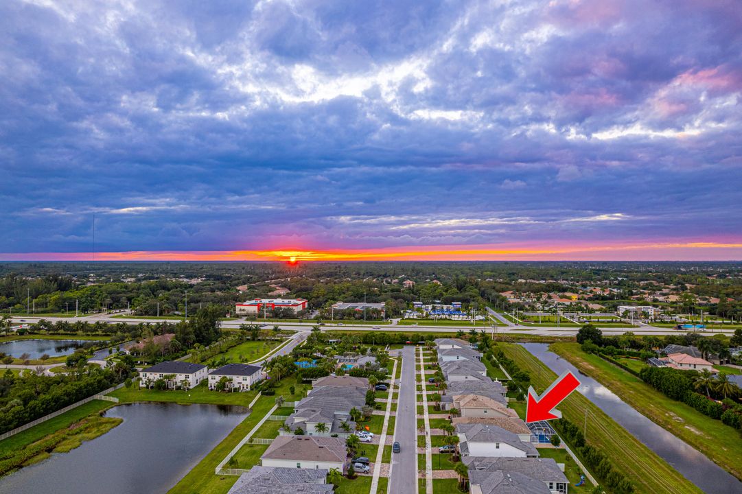 For Sale: $975,000 (3 beds, 2 baths, 1950 Square Feet)