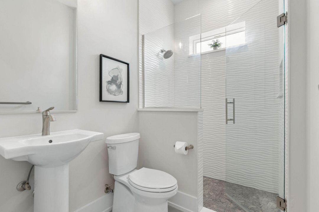 出租: $7,900 (5 贝兹, 4 浴室, 2960 平方英尺)