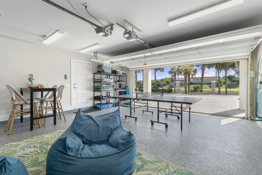 出租: $7,900 (5 贝兹, 4 浴室, 2960 平方英尺)