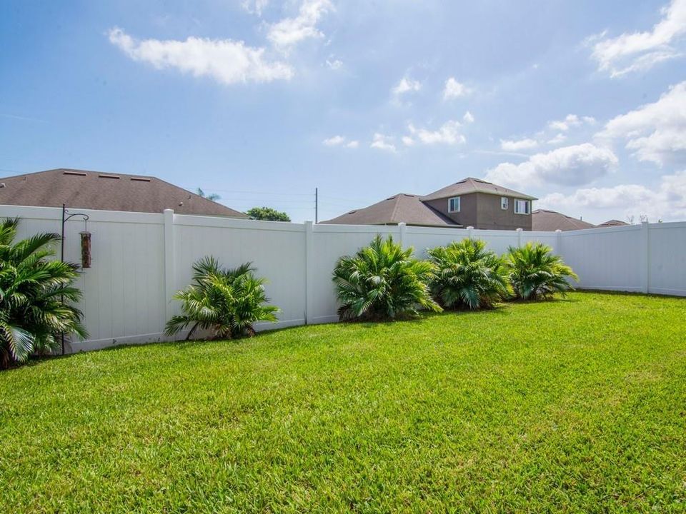 En Renta: $2,750 (4 camas, 2 baños, 2400 Pies cuadrados)