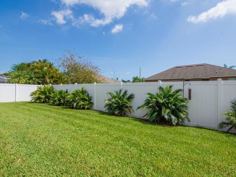 En Renta: $2,750 (4 camas, 2 baños, 2400 Pies cuadrados)