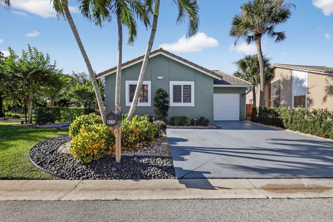 For Sale: $529,990 (3 beds, 2 baths, 1635 Square Feet)