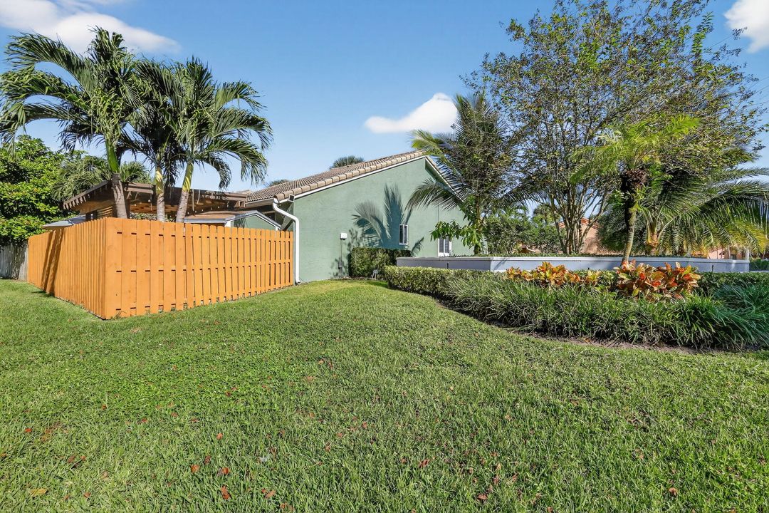 For Sale: $529,990 (3 beds, 2 baths, 1635 Square Feet)